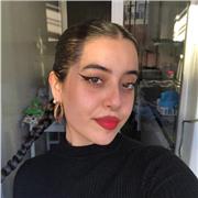 Cercana, cuidadosa, resolutiva, graciosa, responsable, amable, paciente, implicada.